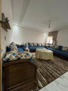 Lovely APT near Market - 5 Min Walk + free parking